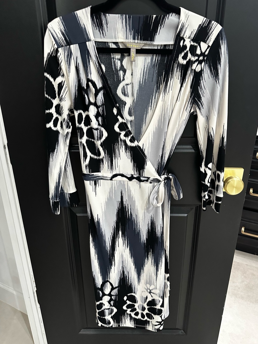 Old Navy Black and White Wrap Midi Dress